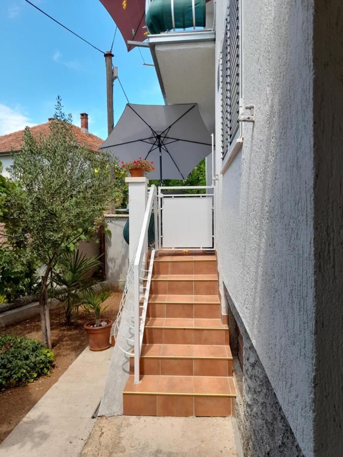 Apartment Gotovina Biograd Na Moru Ngoại thất bức ảnh