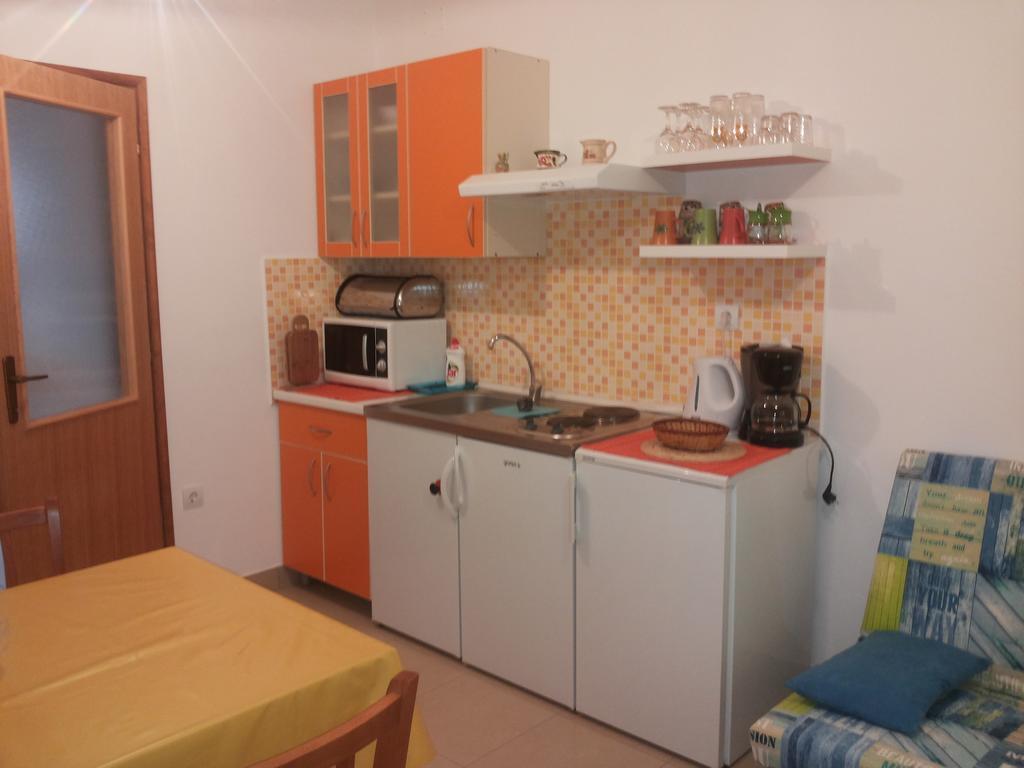 Apartment Gotovina Biograd Na Moru Phòng bức ảnh