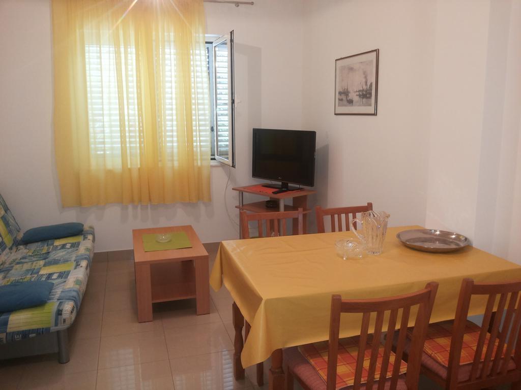 Apartment Gotovina Biograd Na Moru Phòng bức ảnh